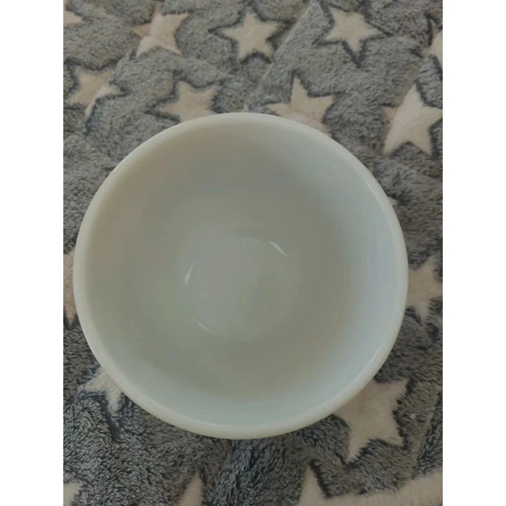 Pyrex 1 1/2 pint Mixing Bowl Homestead